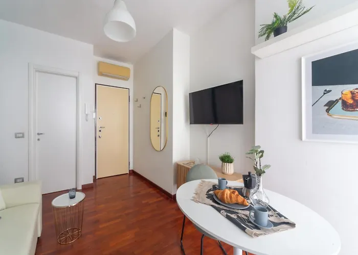 The Rent - One-bedroom With A Terrace In Corso Sempione Διαμέρισμα