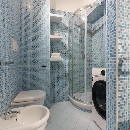 Lägenhet The Rent - One-bedroom With A Terrace In Corso Sempione Milano