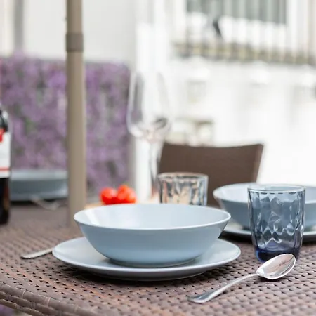 The Rent - One-bedroom With A Terrace In Corso Sempione *