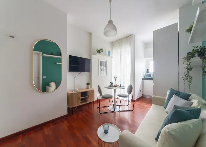 The Rent - One-bedroom With A Terrace In Corso Sempione Mediolan