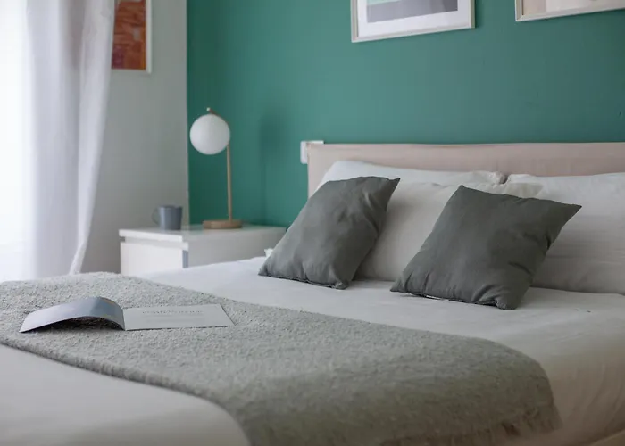 The Rent - One-bedroom With A Terrace In Corso Sempione *