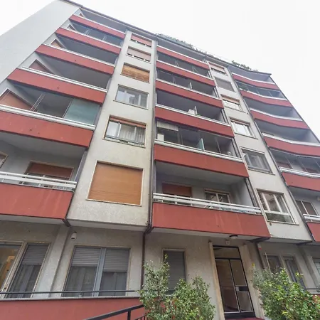 The Rent - One-bedroom With A Terrace In Corso Sempione شقة ميلان